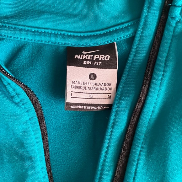 Women’s size large Nike fitted zip up pullover - Picture 6 of 6